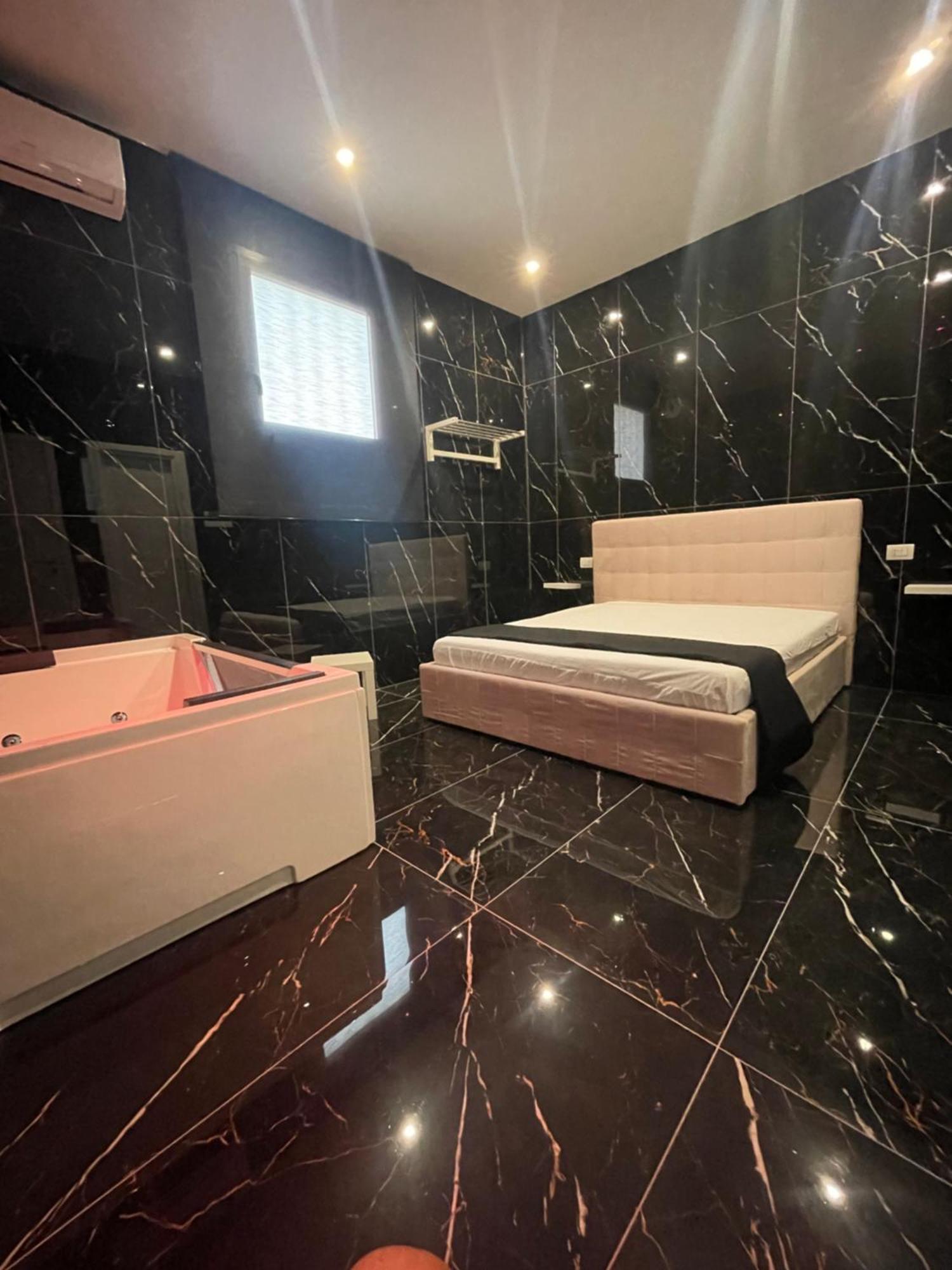 Life Hotel Casalnuovo Di Napoli Dış mekan fotoğraf